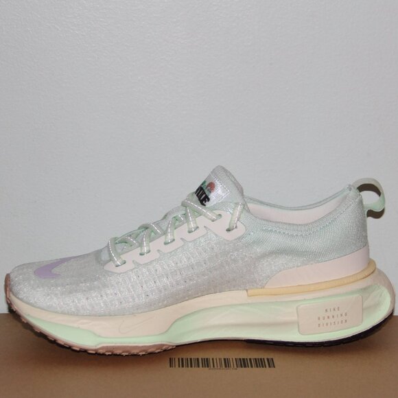 Nike ZoomX Invincible Run 3 Flyknit Running Shoes Womens 7 7.5 Barely Green - Picture 3 of 7
